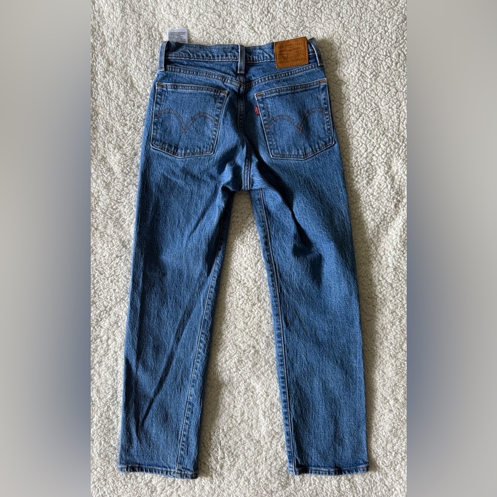 Levi's Women's Wedgie Straight Blue Jeans Size 24 x 26